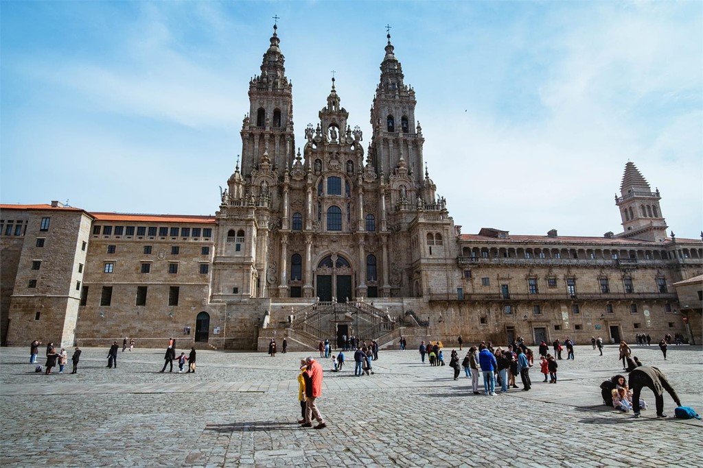 Cuidamos de sus pies tras acabar el Camino de Santiago